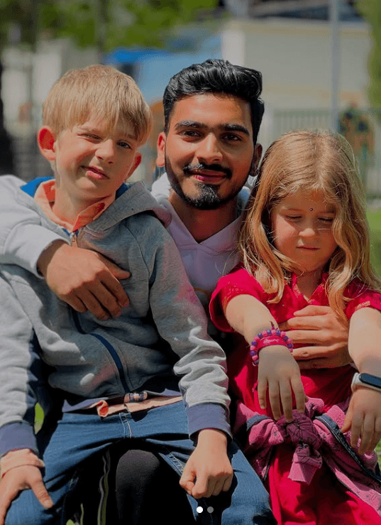 Mubashir Nazir - Mir Baba Tour & Travels